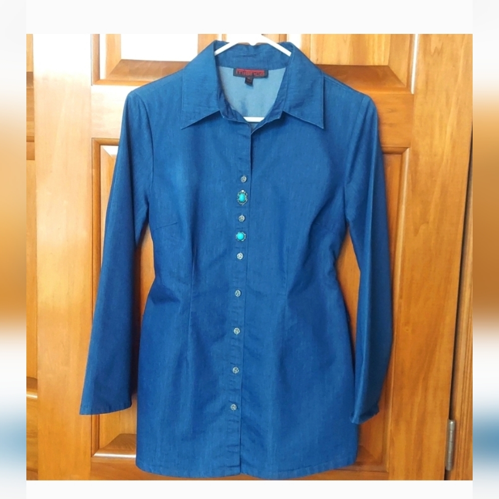 Mishca Soft Blue Denim Boho Turquoise/Silver Buttons Blouse Size Medium Like New
